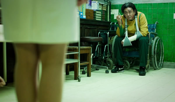 Záporák by furt jen někoho zabíjel a znásilňoval. To mu však není dovoleno kladným hrdinou.